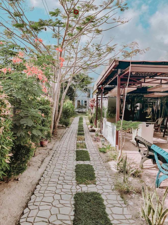 A Villas Resort & Restaurant Zamboanguita  Bagian luar foto