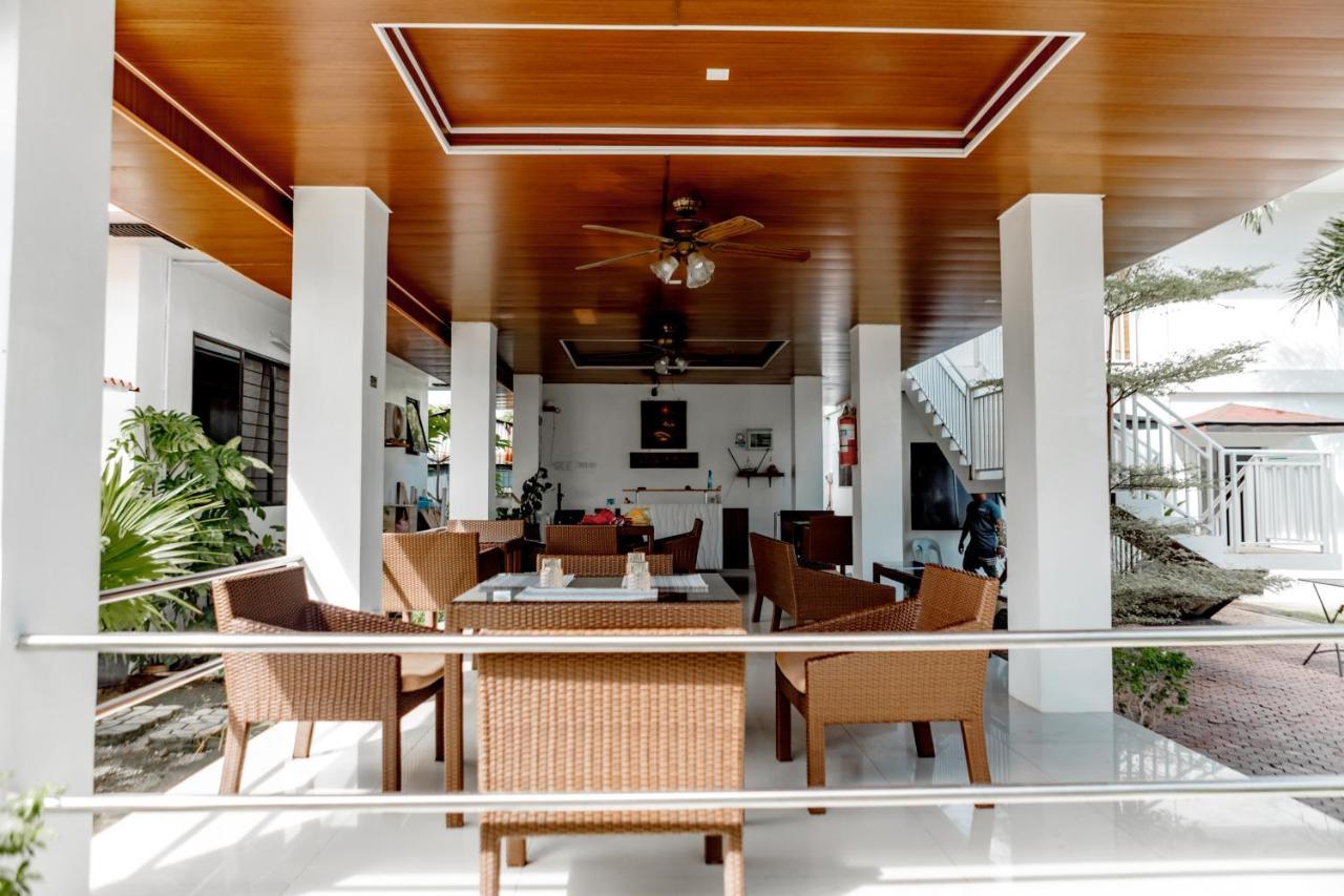 A Villas Resort & Restaurant Zamboanguita  Bagian luar foto